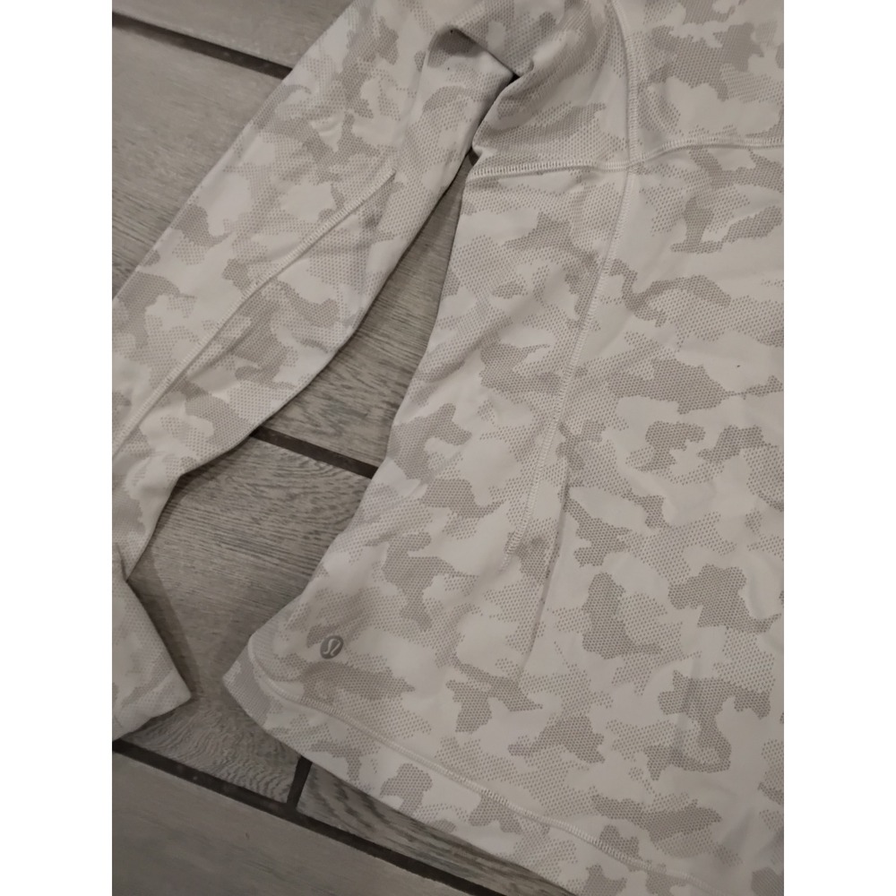 Lululemon Camouflage Long Sleeve Athletic Top Women's Size 8 - Picture 6 of 7